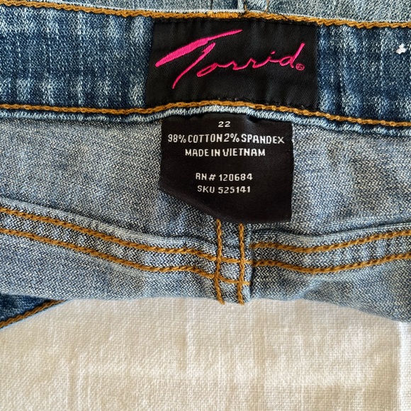 Torrid denim cotton/spandex blend shorts womens sz22 - Picture 8 of 9
